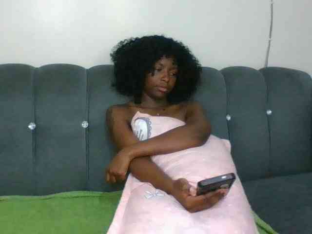 Ebony-slut254 webcam