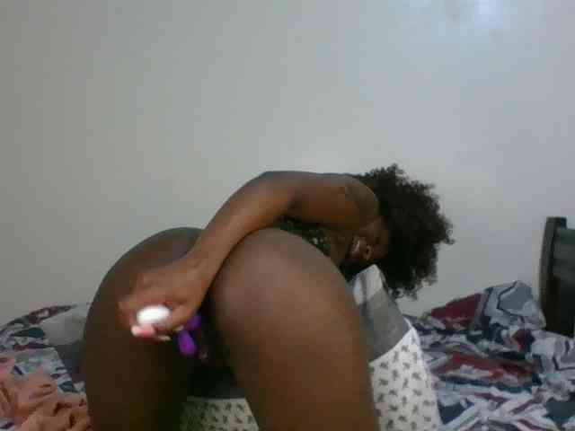 Ebony-slut254 webcam