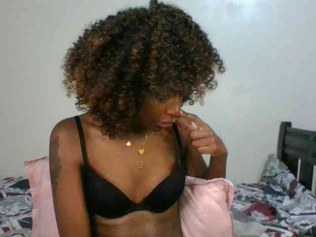 Ebony-slut254 webcam