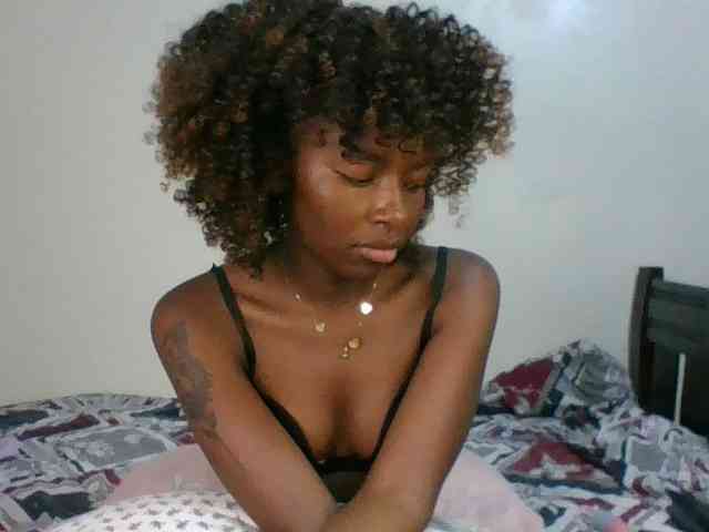 Ebony-slut254 webcam