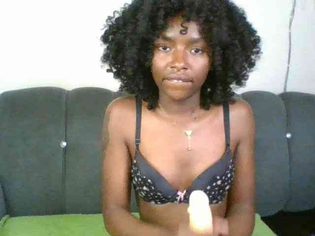 Ebony-slut254 webcam