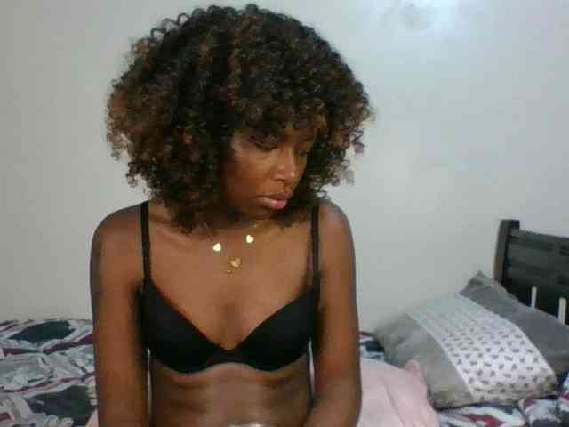 Ebony-slut254 webcam