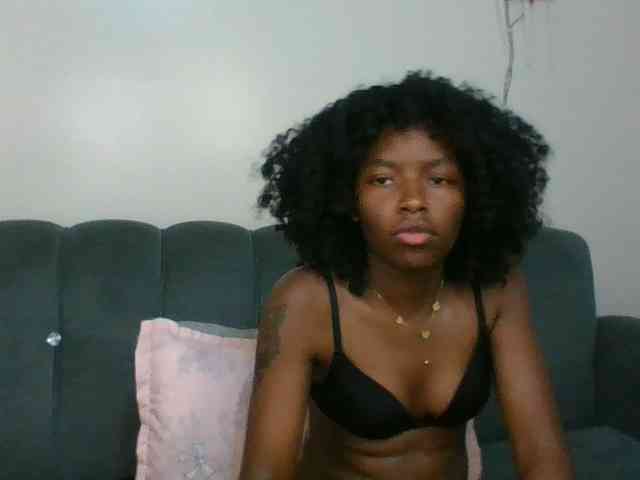 Ebony-slut254 webcam