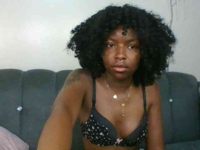 Ebony-slut254 webcam