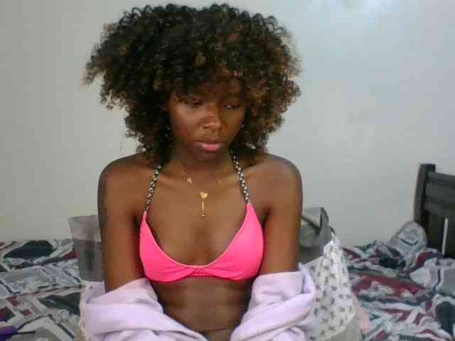 Ebony-slut254 webcam
