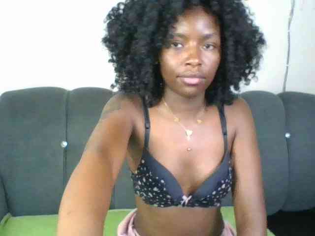 Ebony-slut254 webcam