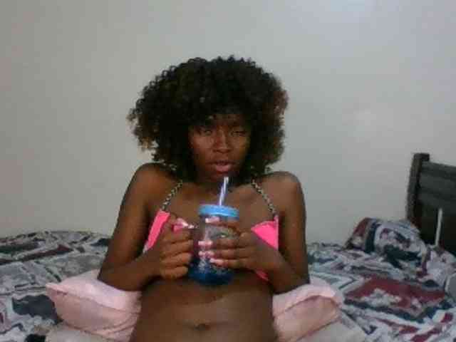 Ebony-slut254 webcam