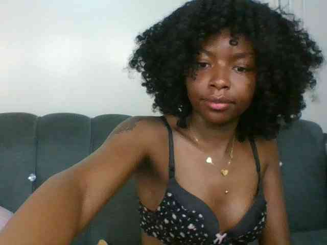 Ebony-slut254 webcam