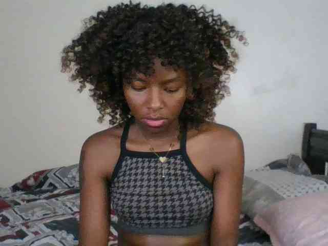 Ebony-slut254 webcam