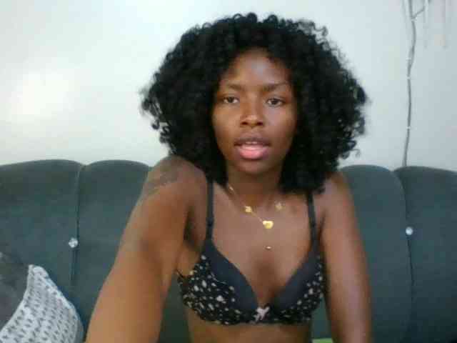 Ebony-slut254 webcam
