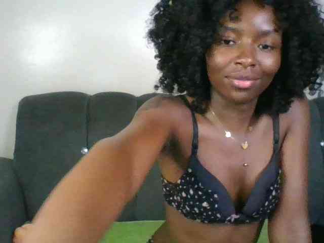 Ebony-slut254 webcam