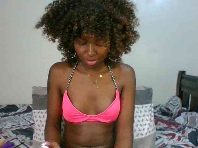 Ebony-slut254 webcam