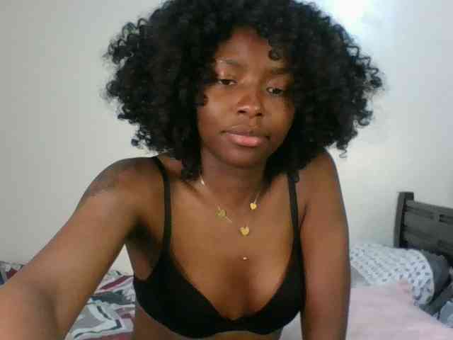 Ebony-slut254 webcam