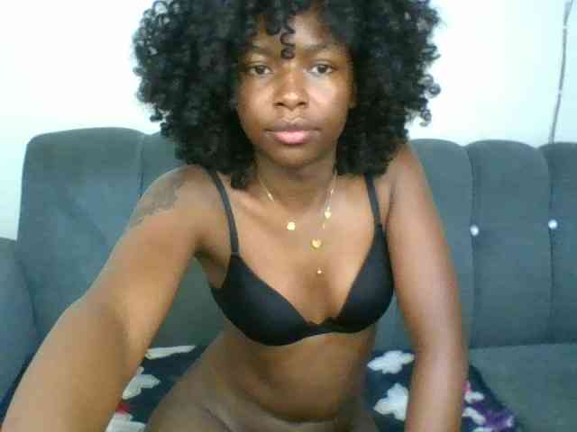 Ebony-slut254 webcam