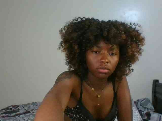 Ebony-slut254 webcam