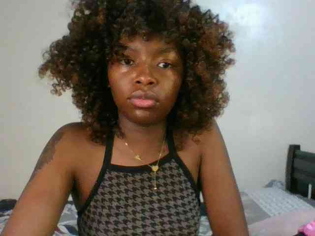 Ebony-slut254 webcam