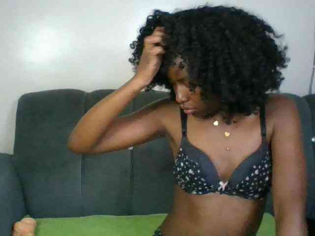 Ebony-slut254 webcam