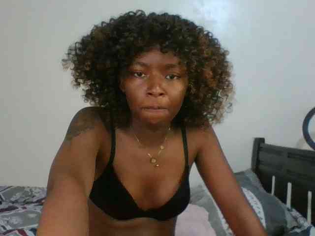 Ebony-slut254 webcam