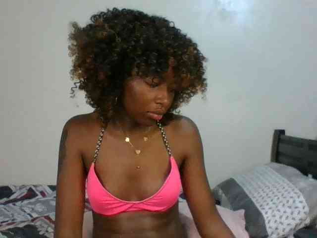 Ebony-slut254 webcam