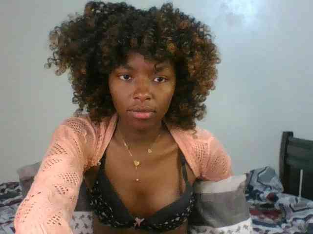 Ebony-slut254 webcam