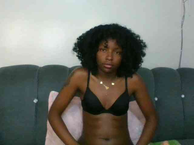 Ebony-slut254 webcam