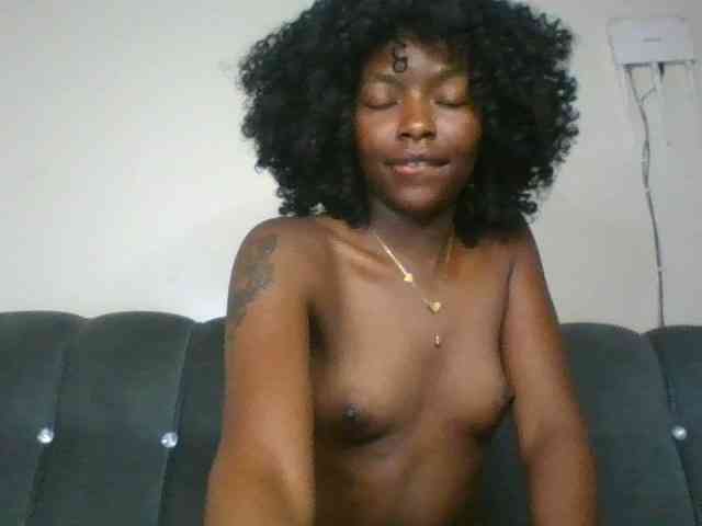 Ebony-slut254 webcam