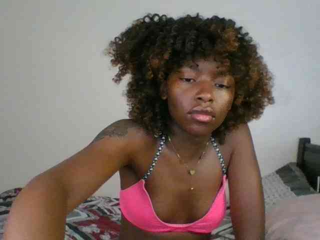 Ebony-slut254 webcam