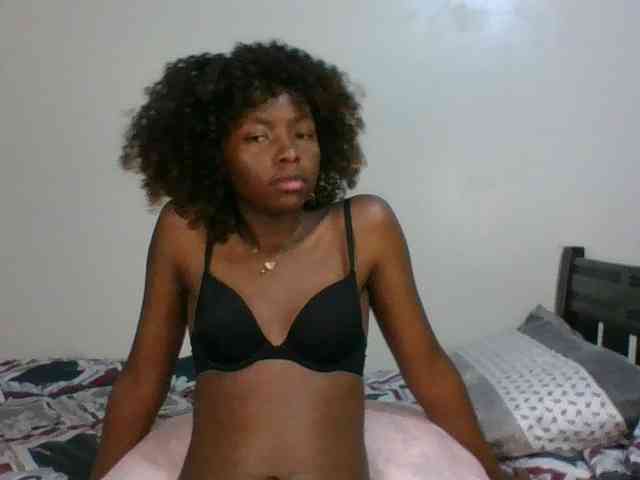 Ebony-slut254 webcam
