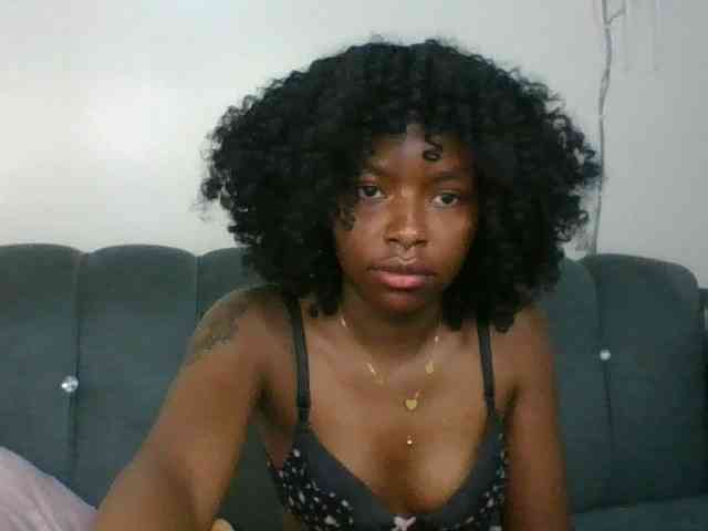 Ebony-slut254 webcam