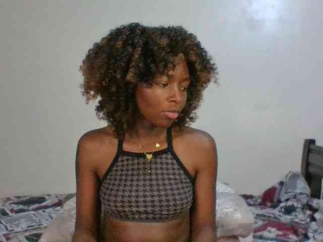 Ebony-slut254 webcam