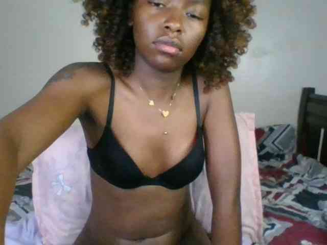 Ebony-slut254 webcam