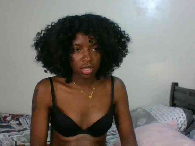 ebony-slut254's live room