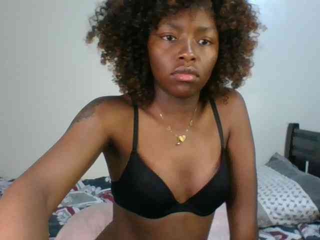 Ebony-slut254 webcam