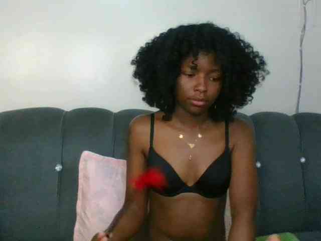 Ebony-slut254 webcam