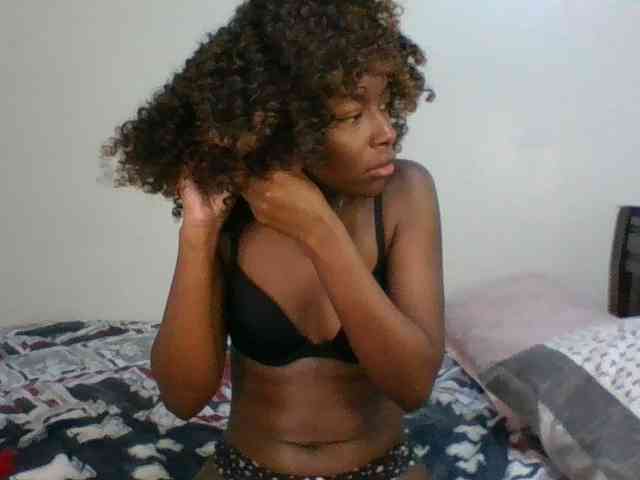 Ebony-slut254 webcam