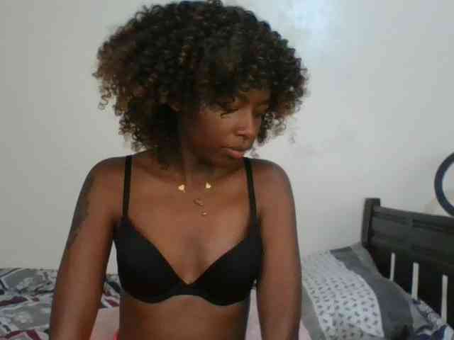 Ebony-slut254 webcam