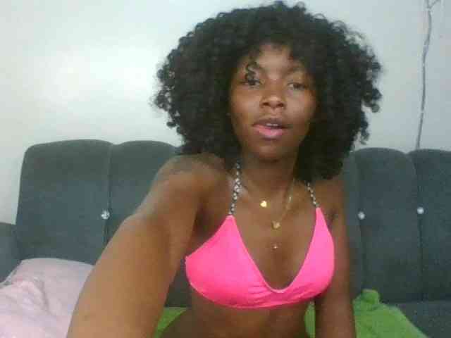 Ebony-slut254 webcam