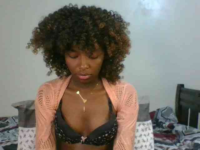 Ebony-slut254 webcam