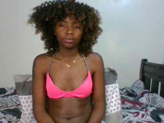 Ebony-slut254 webcam