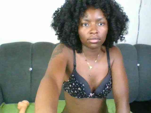 Ebony-slut254 webcam