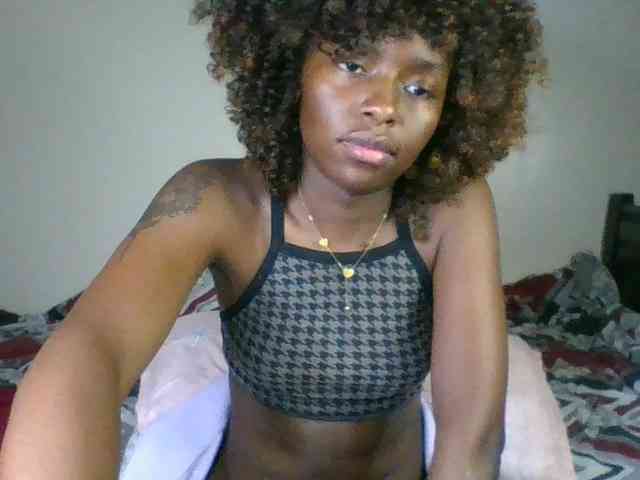 Ebony-slut254 webcam