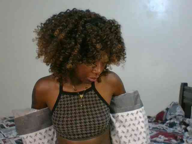 ebony-slut254's live room