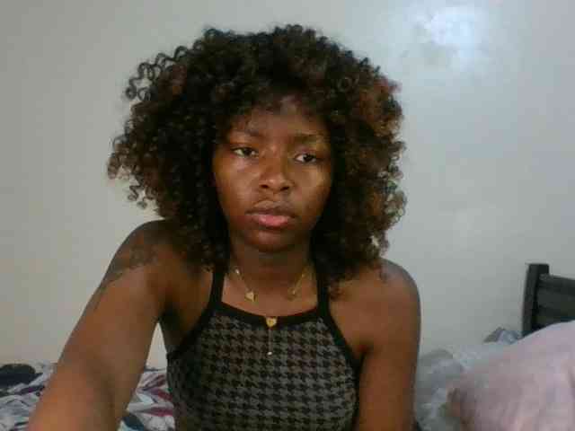 Ebony-slut254 webcam