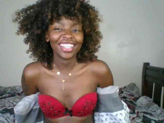Ebony-slut254 webcam