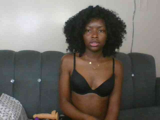 Ebony-slut254 webcam
