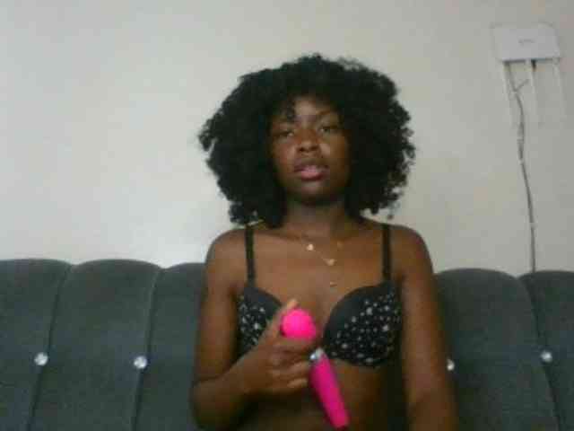Ebony-slut254 webcam