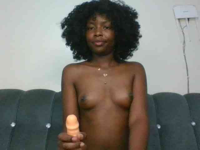 Ebony-slut254 webcam