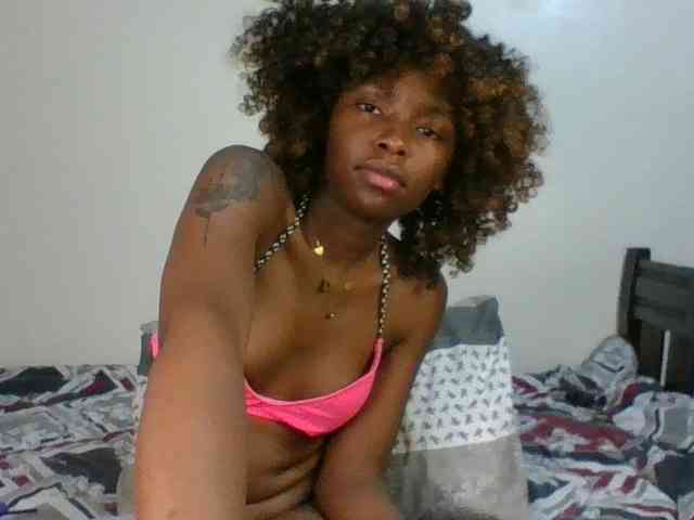 Ebony-slut254 webcam
