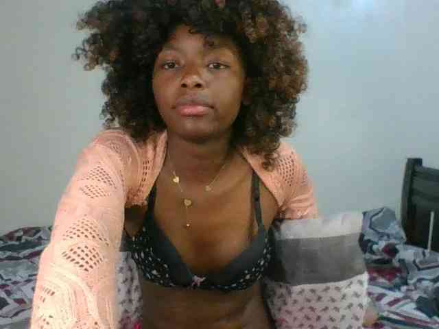 Ebony-slut254 webcam