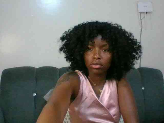 Ebony-slut254 webcam
